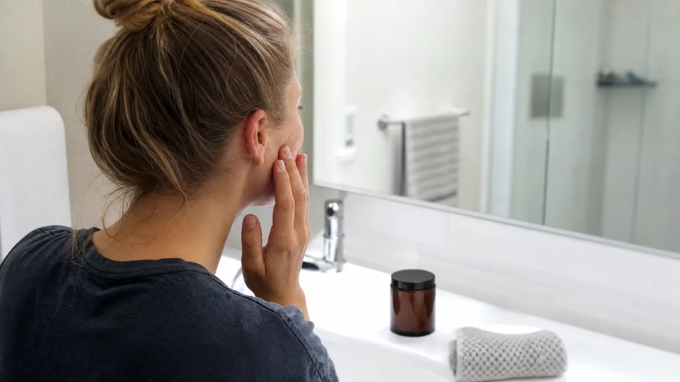 Chamomile Oil for Acne: What the Evidence Does and Doesn't Say